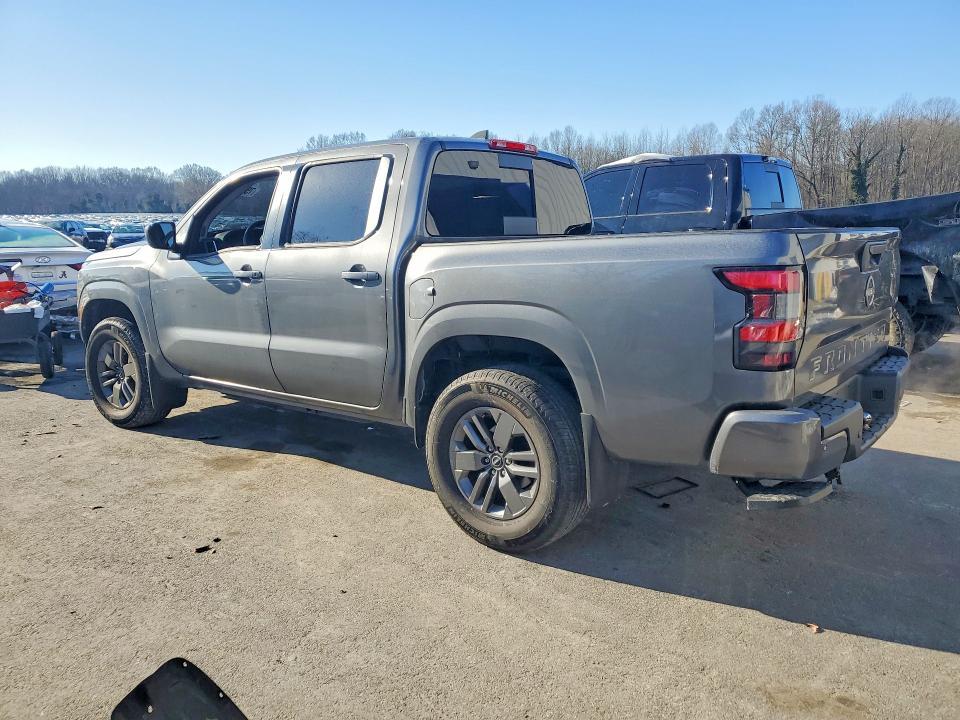 2025 Nissan Frontier s