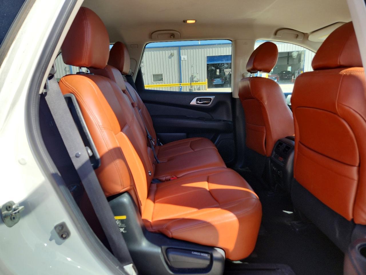 2019 Nissan Pathfinder sl