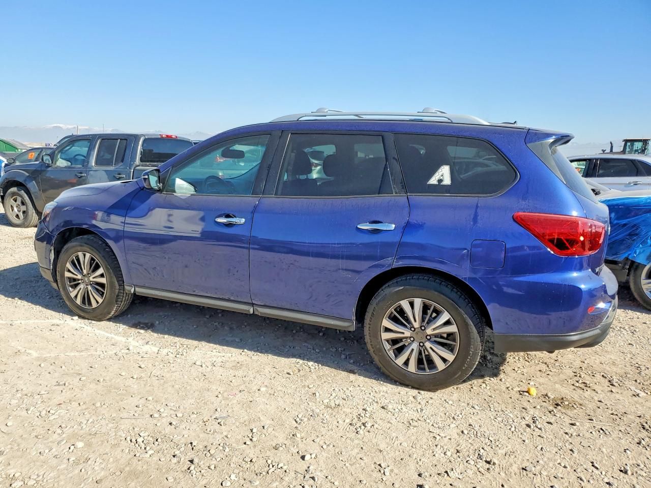 2017 Nissan Pathfinder s