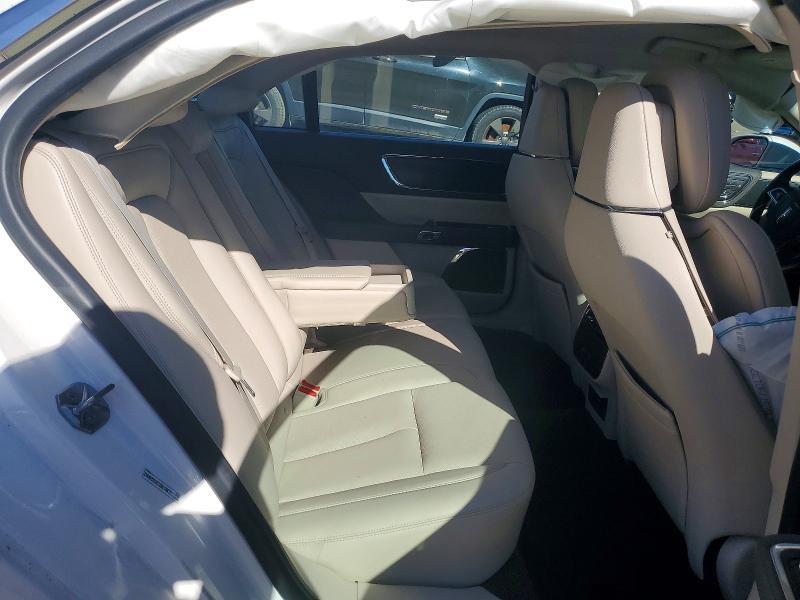 2017 Lincoln Continental Select