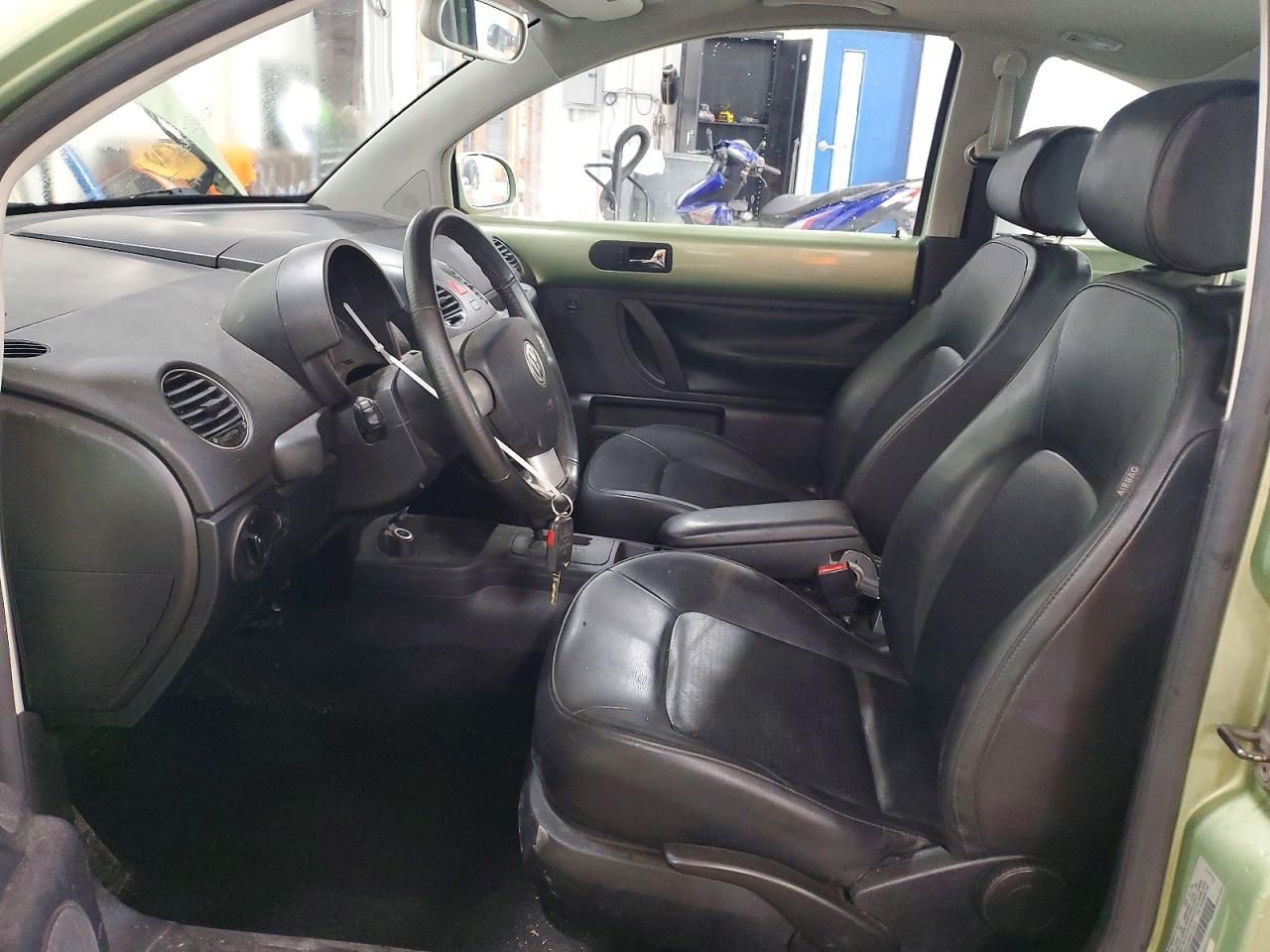 2008 Volkswagen New Beetle s