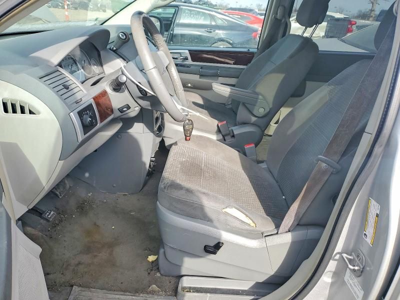 2010 Chrysler Town & Country Touring