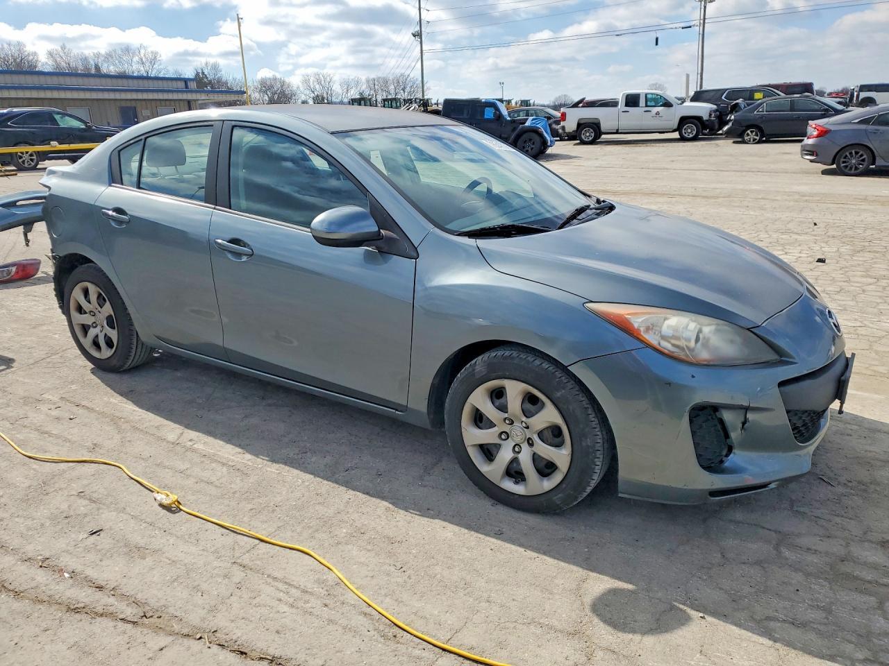 2013 Mazda 3 I