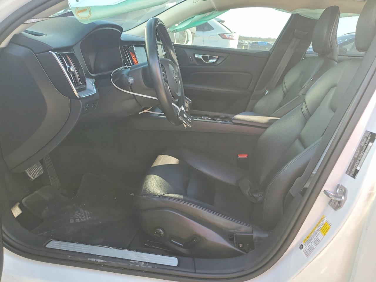 2020 Volvo S60 T5 Momentum