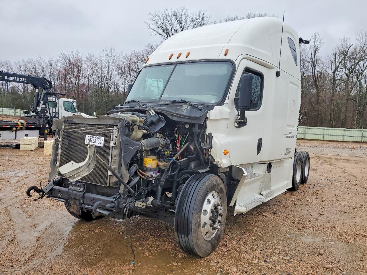 2013 Freightliner Cascadia Semi Truck
