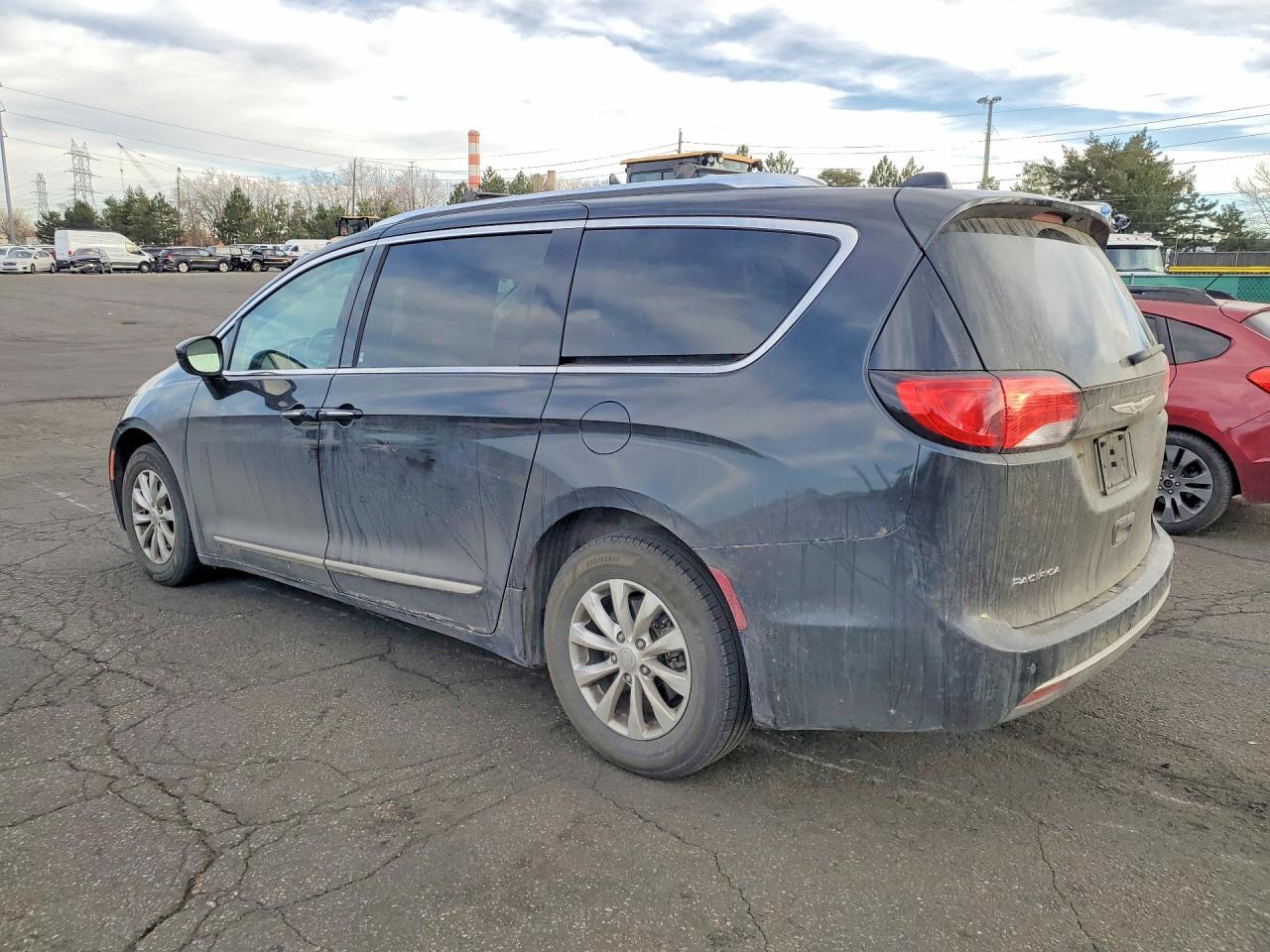 2018 Chrysler Pacifica Touring l