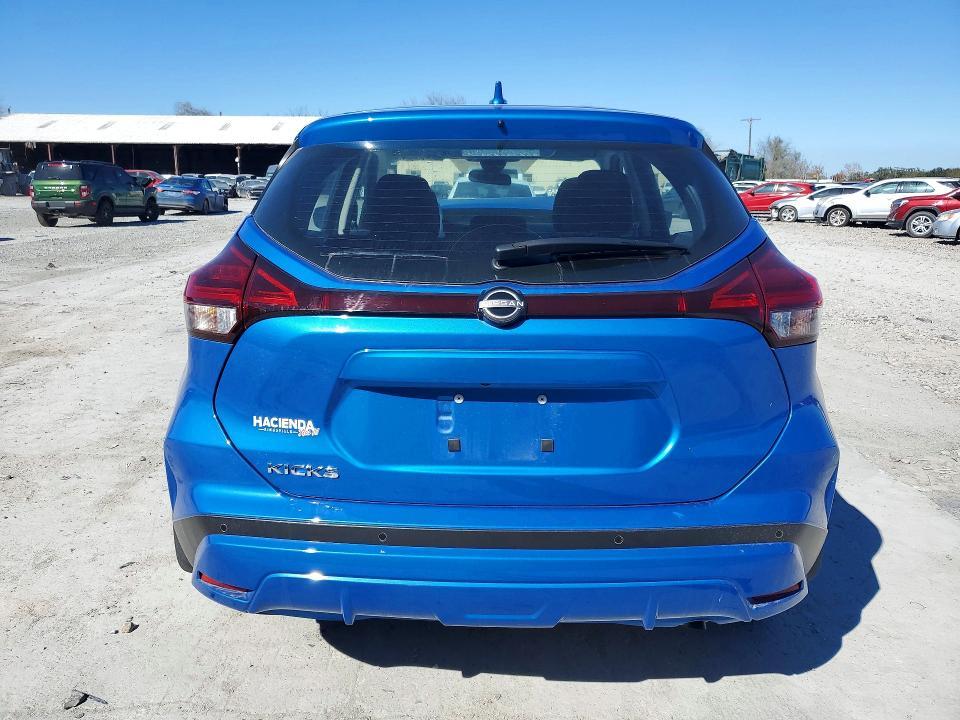 2025 Nissan Kicks Play s