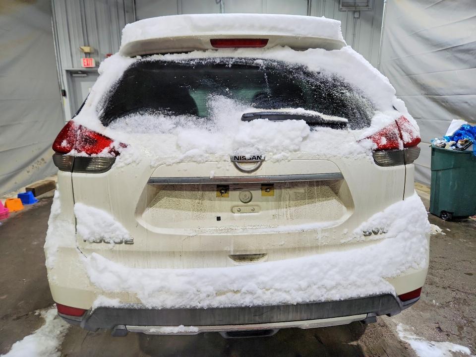2017 Nissan Rogue sv