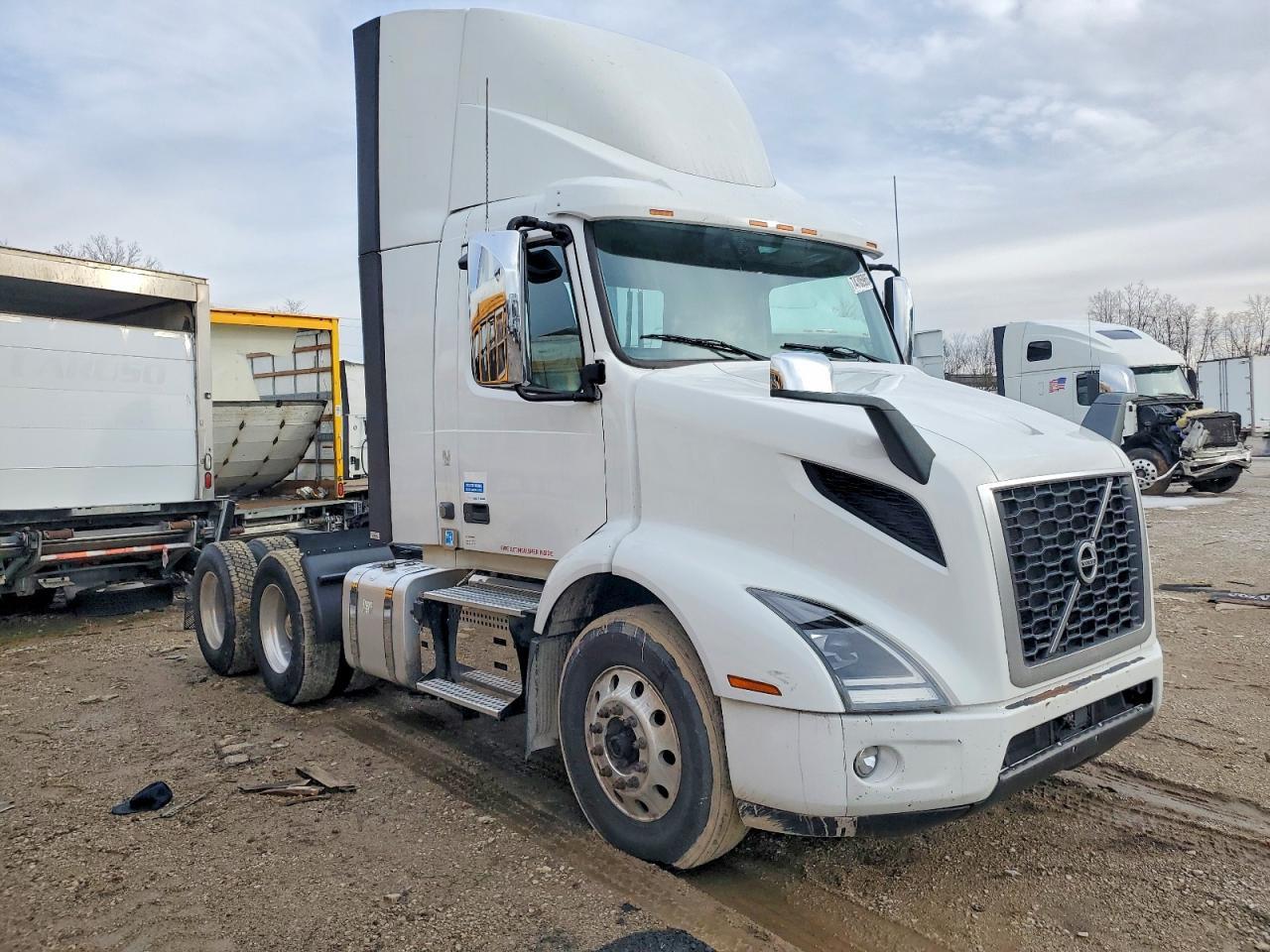 2020 Volvo VNR Semi Truck