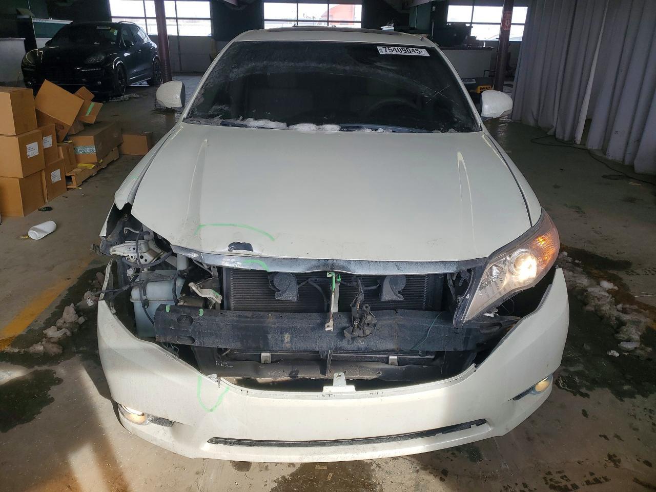 2011 Toyota Avalon Base