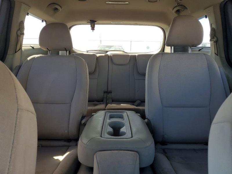 2015 KIA Sedona lx