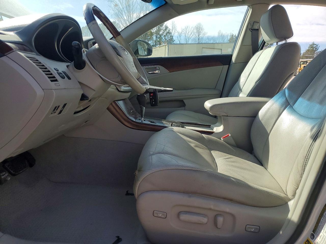 2011 Toyota Avalon Base