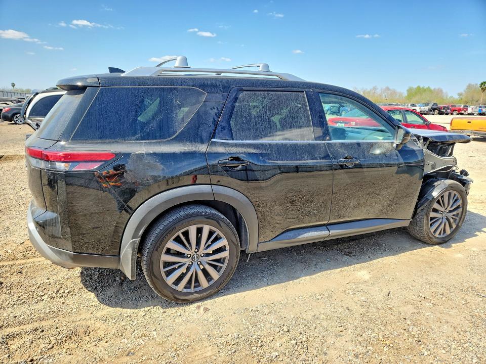 2022 Nissan Pathfinder sl