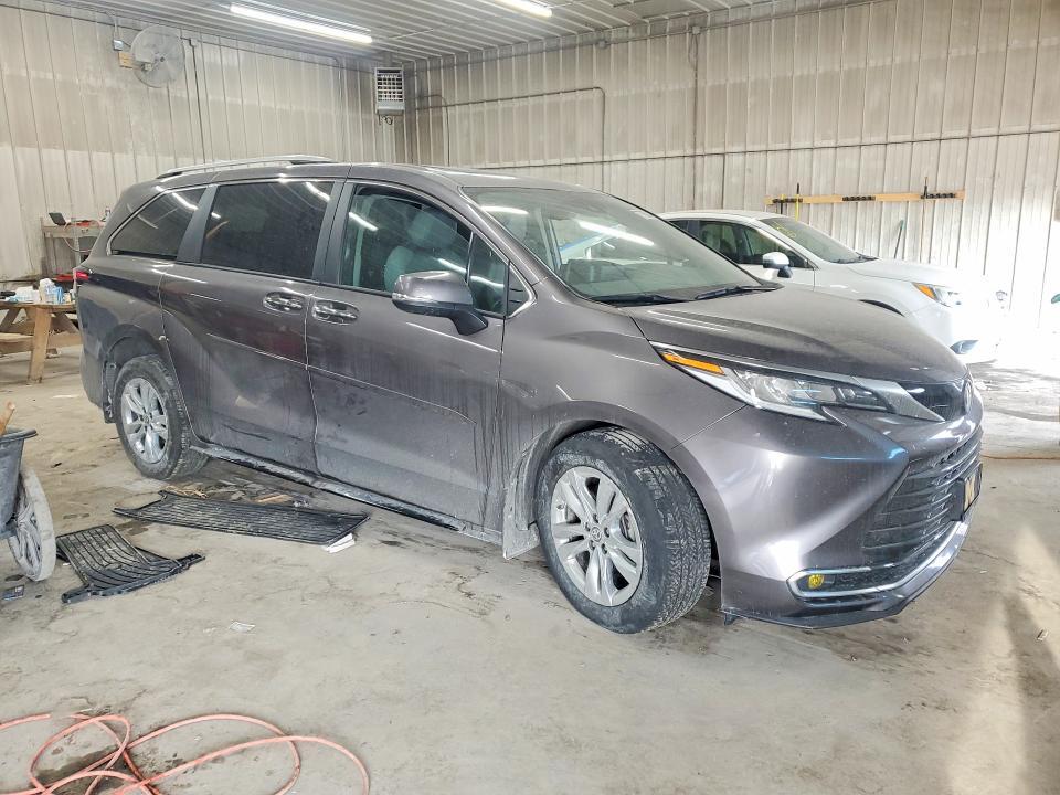 2024 Toyota Sienna Limited