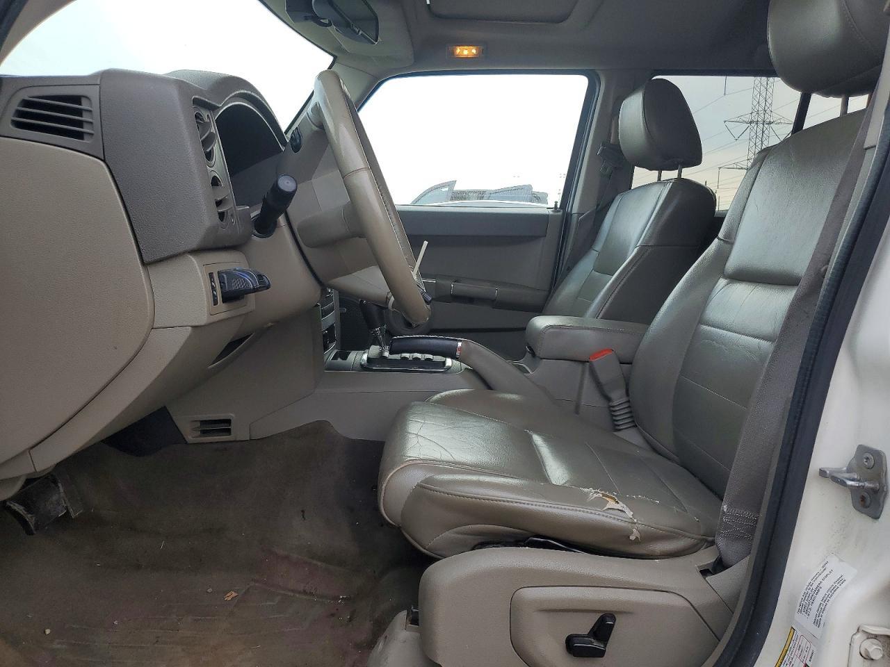 2009 Jeep Commander Sport