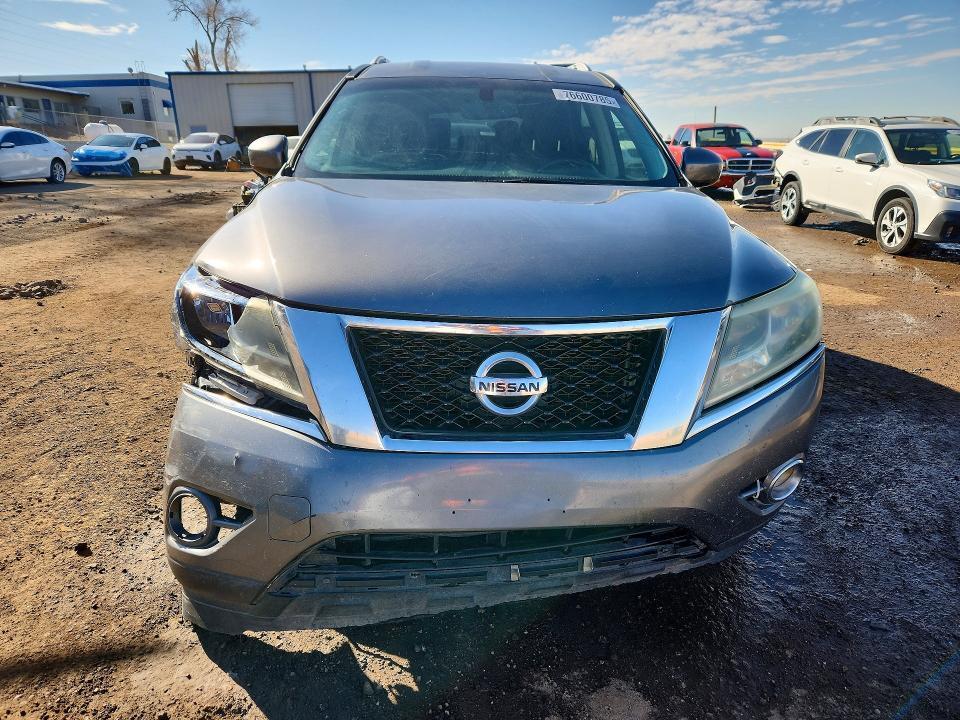2015 Nissan Pathfinder sv