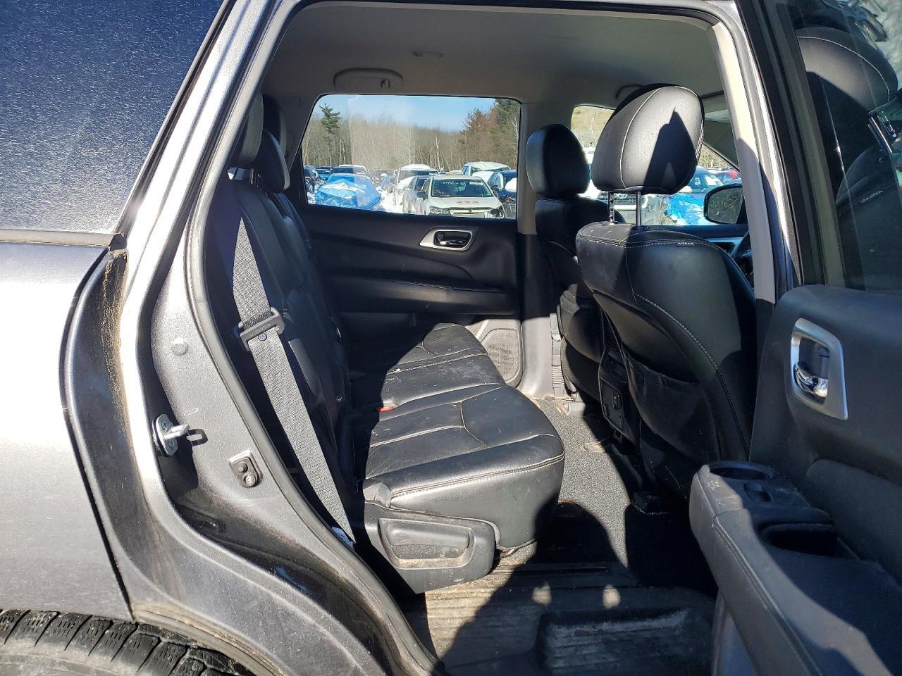 2015 Nissan Pathfinder s