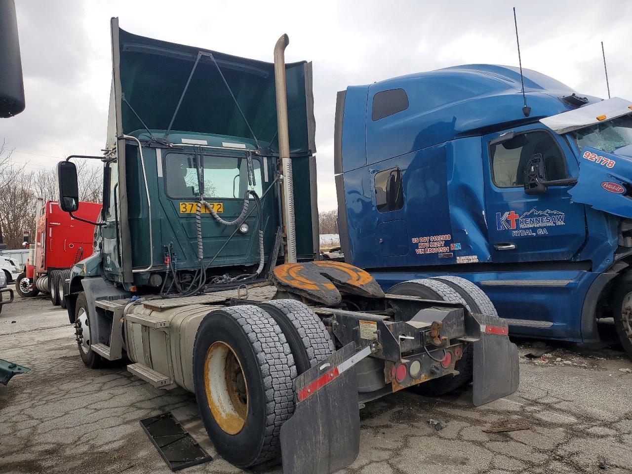 2018 Mack CXU613 Semi Truck
