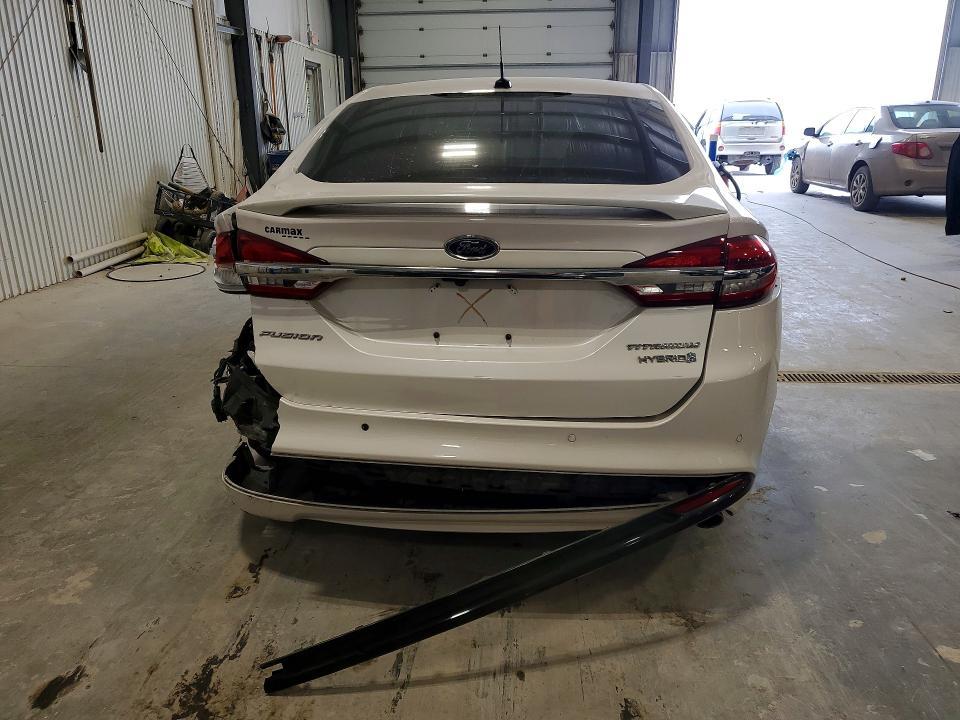 2018 Ford Fusion Titanium/platinum hev