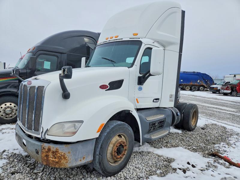 2018 Peterbilt 579 Semi Truck