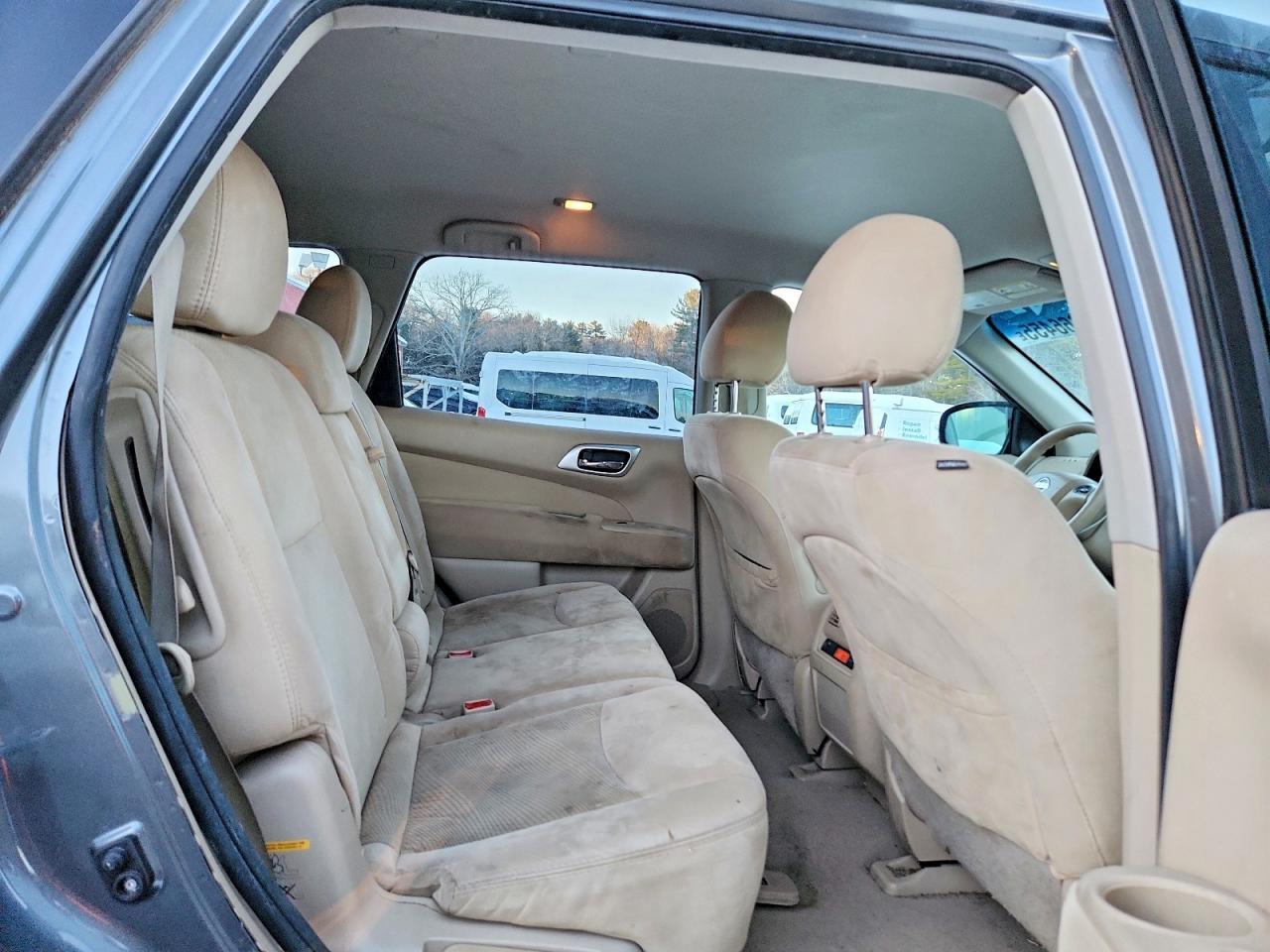 2015 Nissan Pathfinder s