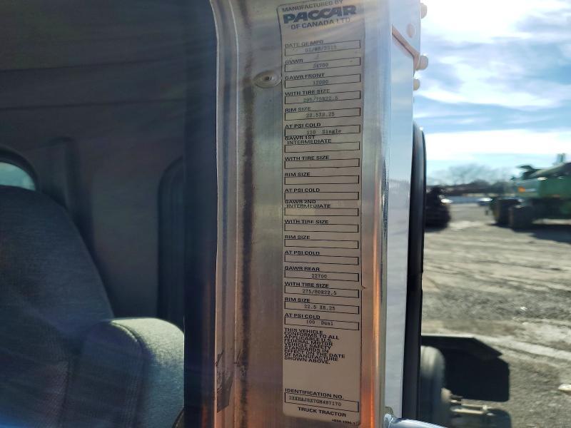 2016 Kenworth T300 Semi Truck