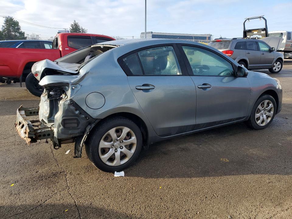 2013 Mazda 3 I