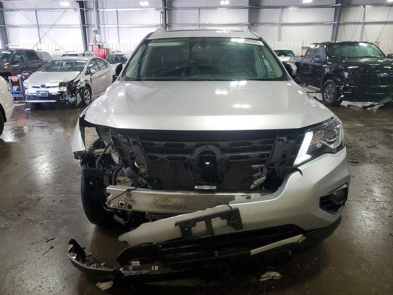 2017 Nissan Pathfinder s