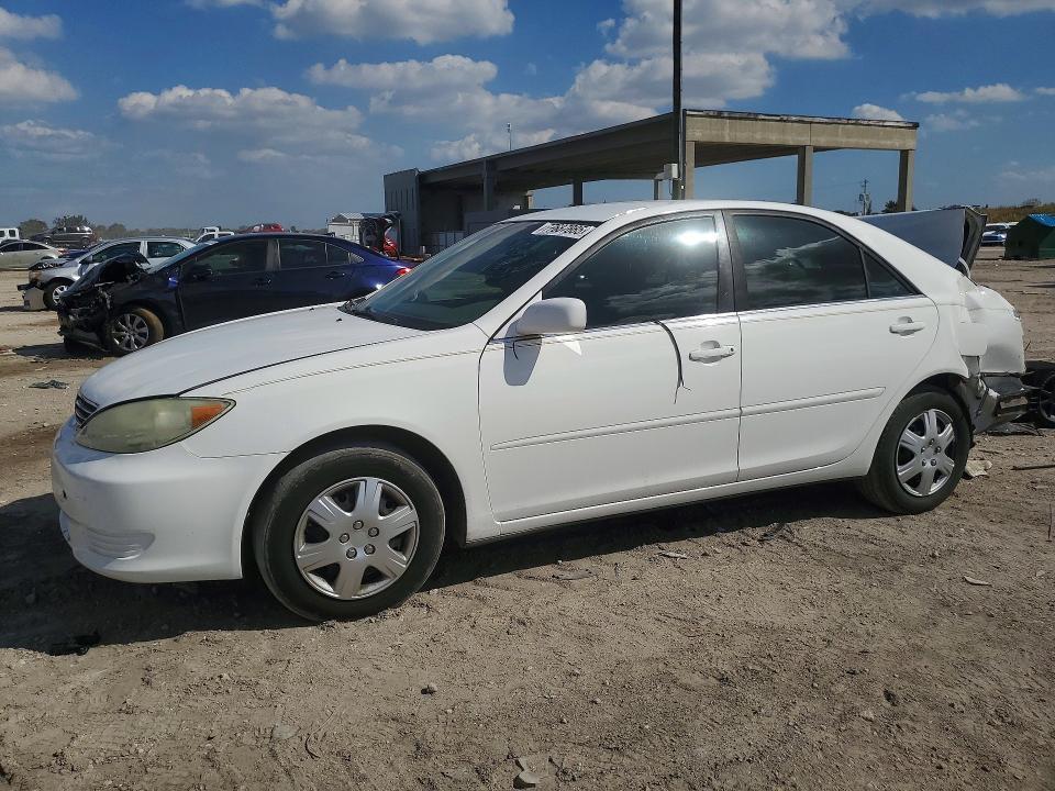 2005 Toyota Camry le