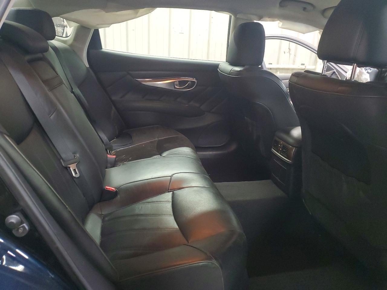 2017 Infiniti Q70 3.7