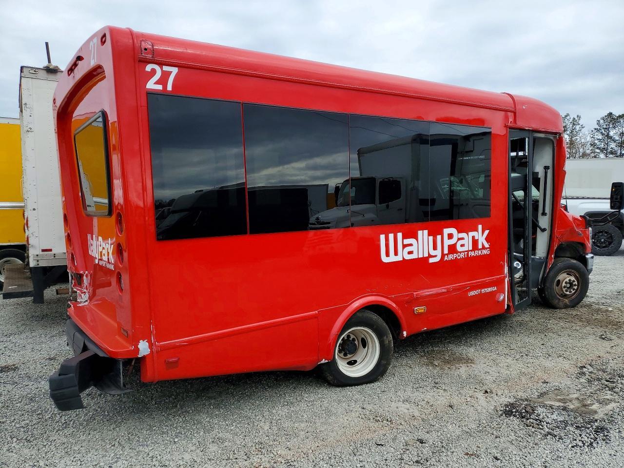 2025 Ford Econoline E450 Super Duty Cutaway Van