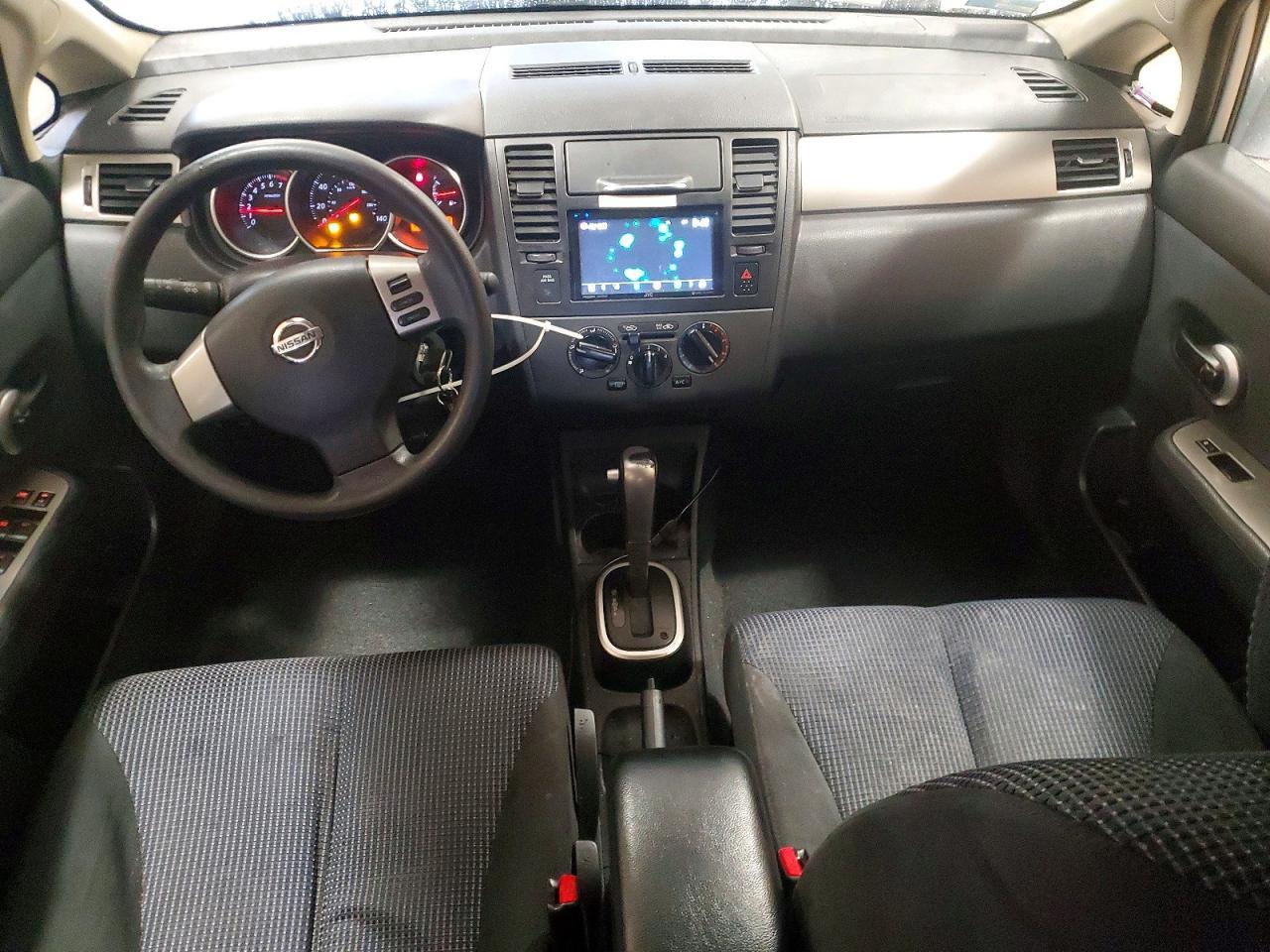 2010 Nissan Versa s