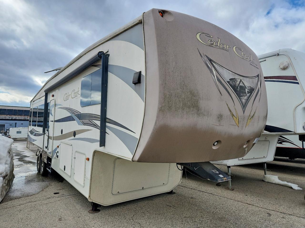2015 Cedar Creek 5th Wheel