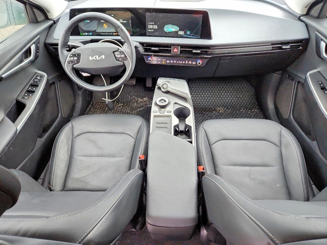 2022 KIA EV6 Light