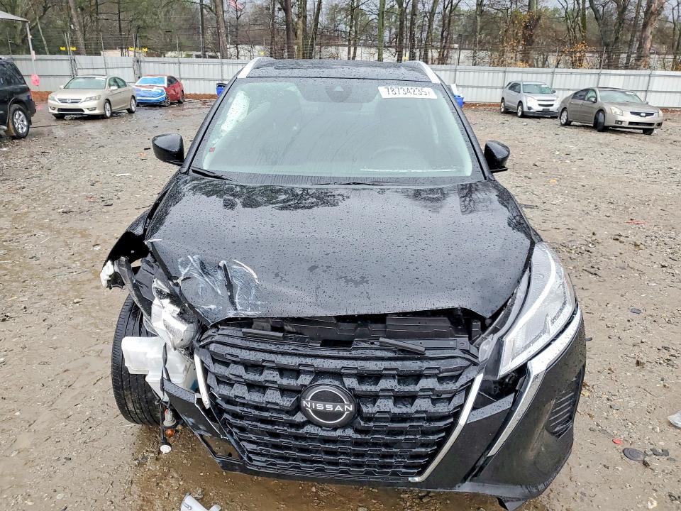 2024 Nissan Kicks sv