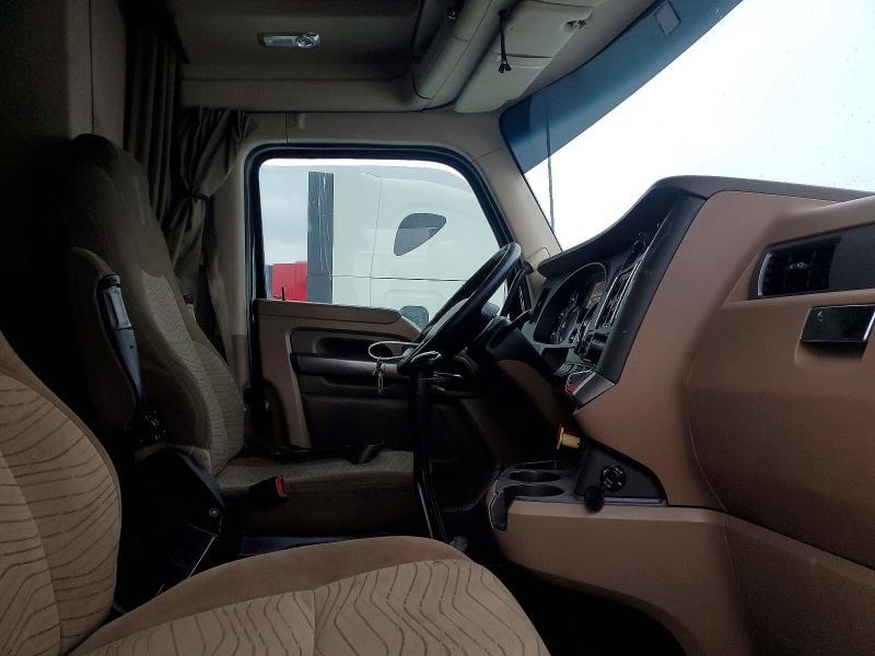 2014 Kenworth Construction T680