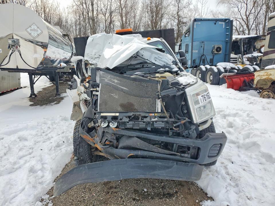 2016 Ford F350 Super Duty Flatbed Truck