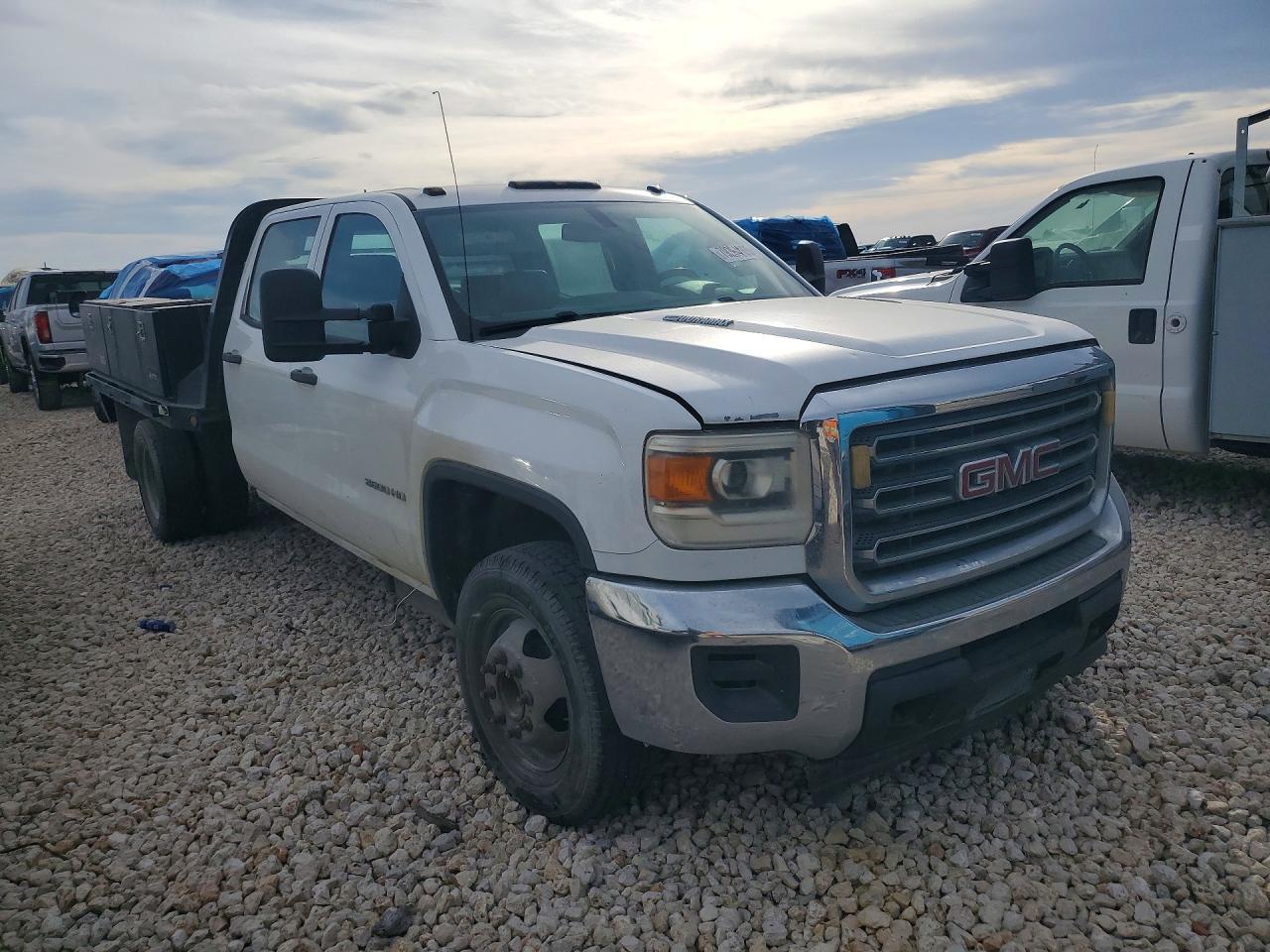 2015 GMC Sierra Flatbed Truck