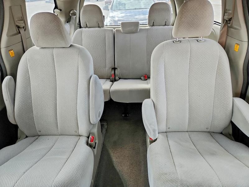 2011 Toyota Sienna le