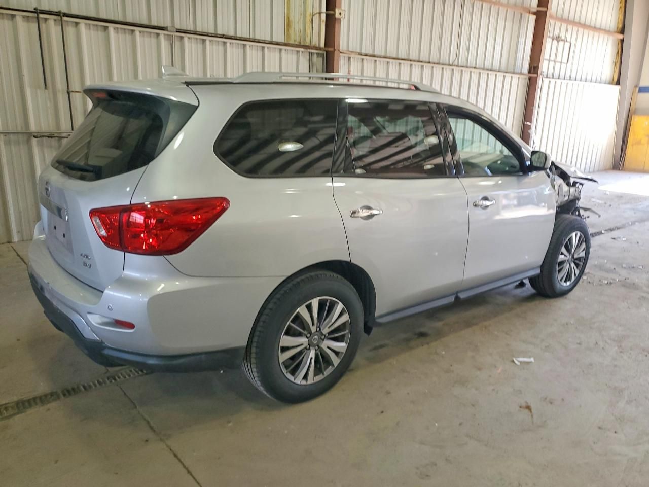 2020 Nissan Pathfinder sv