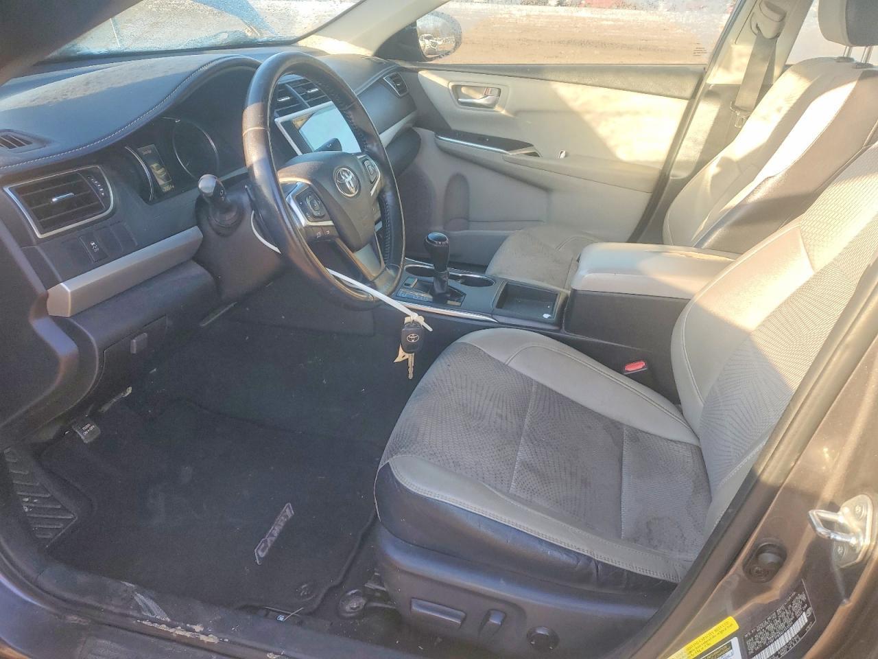 2016 Toyota Camry le