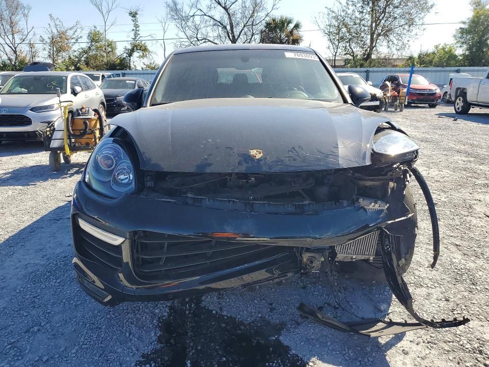 2016 Porsche Cayenne gts