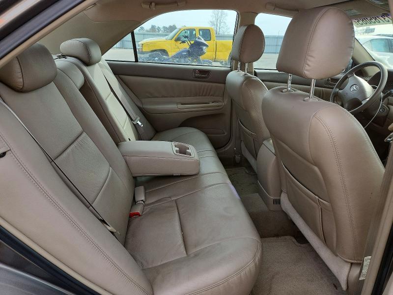 2004 Toyota Camry le