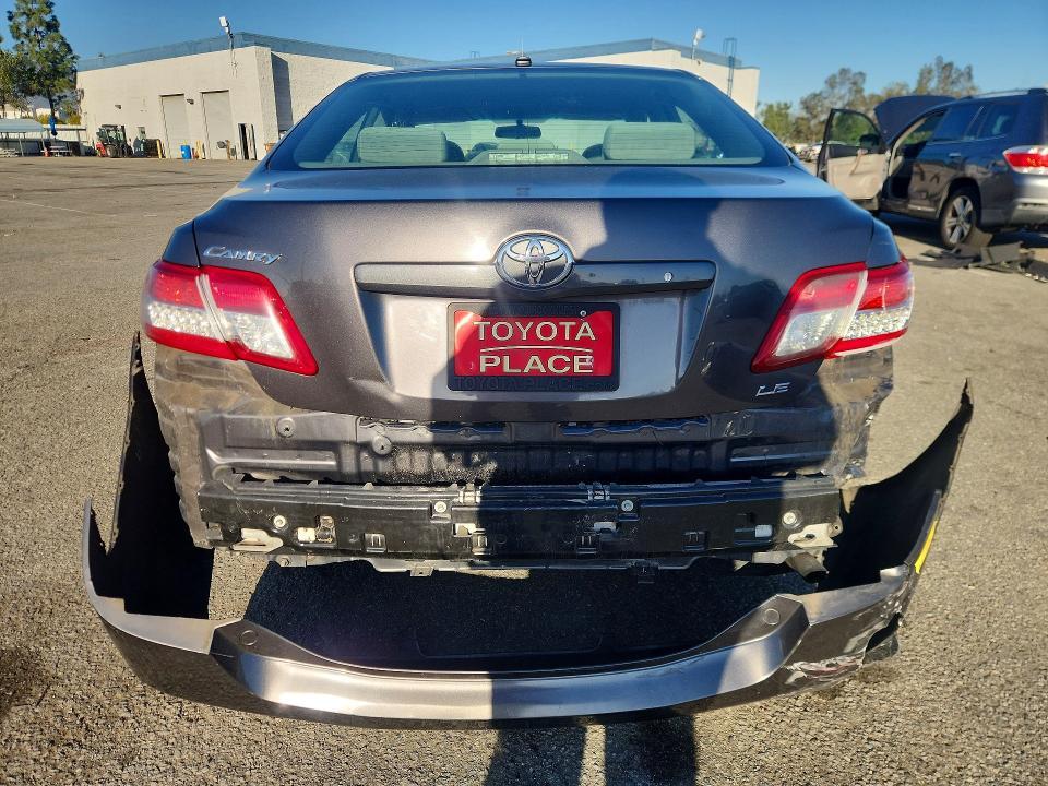2011 Toyota Camry le