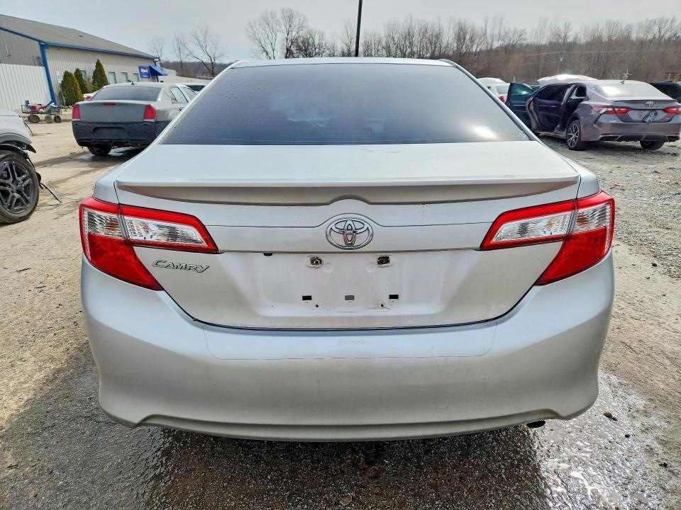 2014 Toyota Camry le