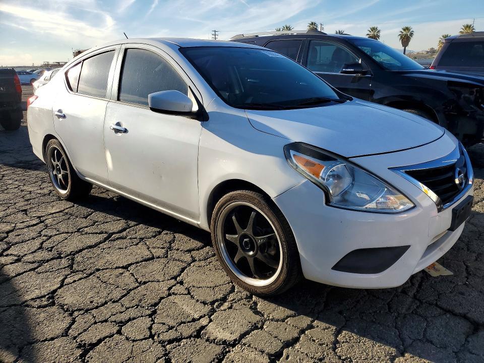 2015 Nissan Versa 1.6 sv