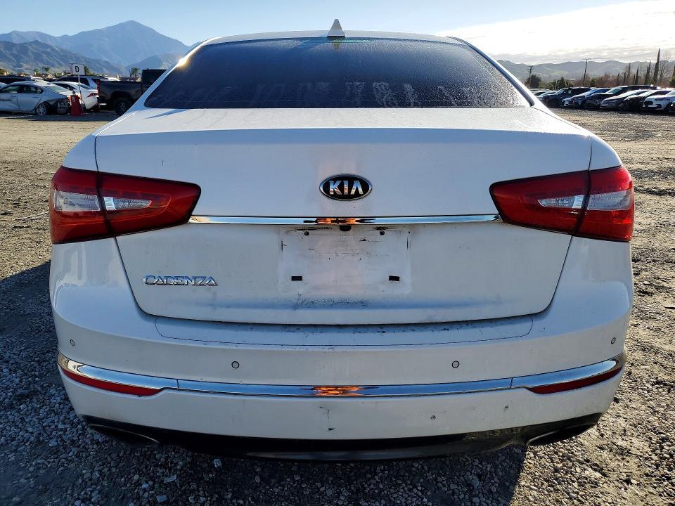 2015 KIA Cadenza Premium