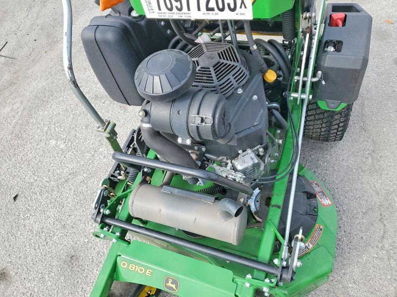 2025 John Deere 810E 36 DK Commercial Turf Mower