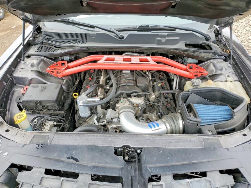 2016 Dodge Challenger r