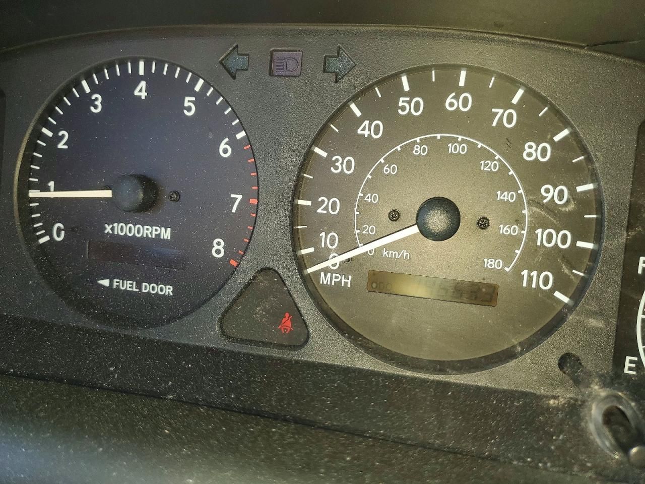 2000 Chevrolet Geo Prizm Base